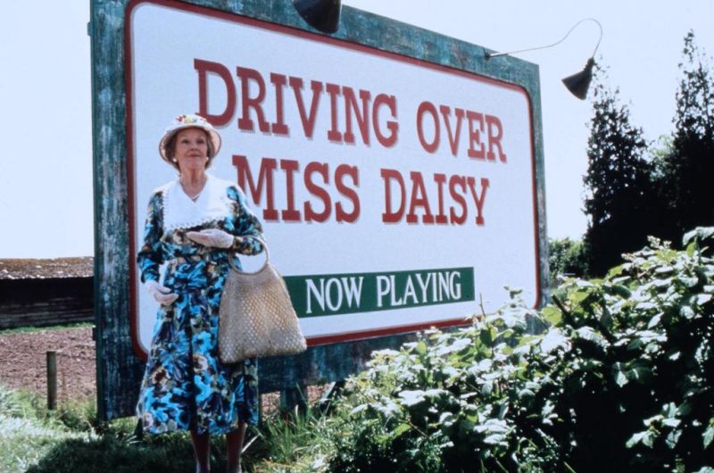 Кадры из Оставайтесь с нами (1992)