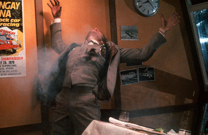 Кадры из Долгая Страстная пятница (1980)