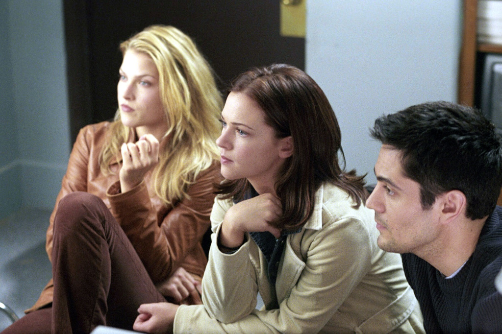 Кадры из Пункт назначения 2 (2003)