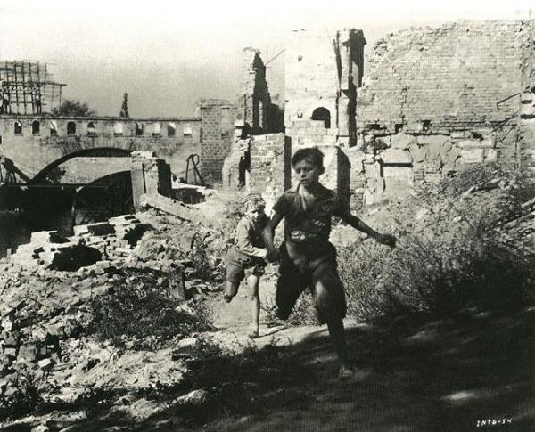 Кадры из Поиск (1948)