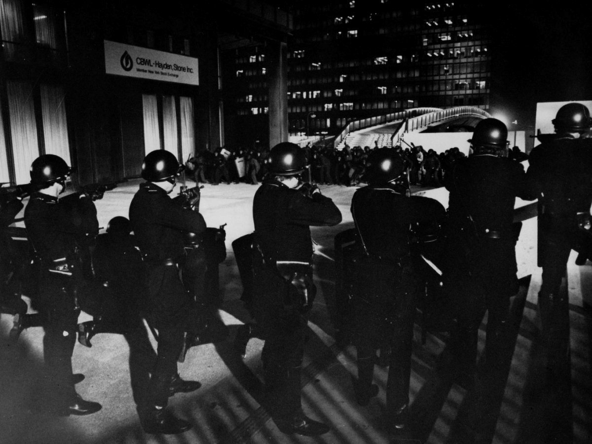 Кадры из Завоевание планеты обезьян (1972)