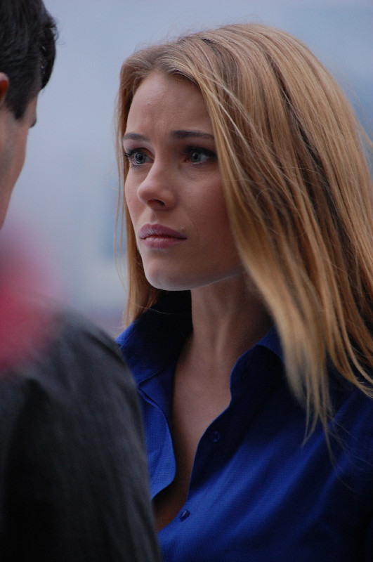 Кадры из Опережая выстрел (2013)