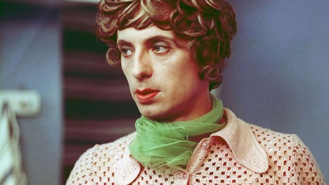 Кадры из Разыскиваемый, разыскиваемая (1973)