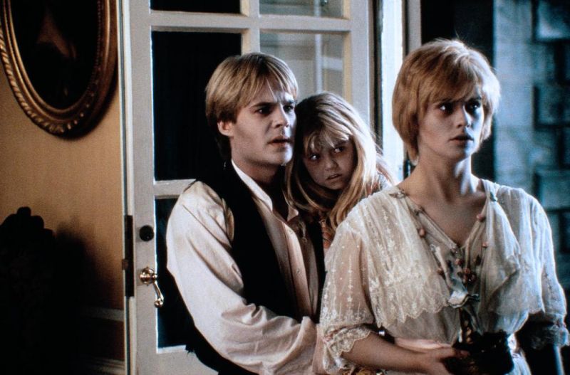 Кадры из Цветы на чердаке (1987)