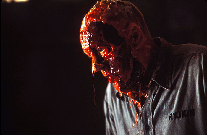 Кадры из Куб Зеро (2004)