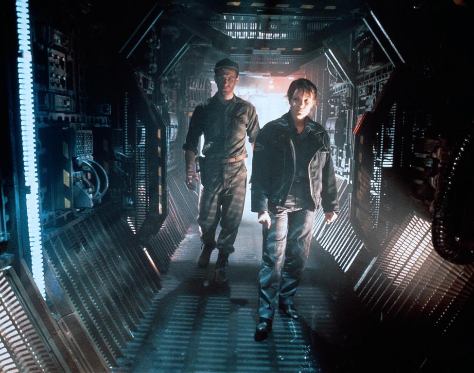 Кадры из Луна 44 (1990)