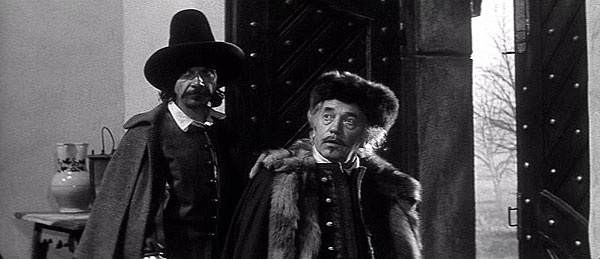 Кадры из Молот ведьм (1970)