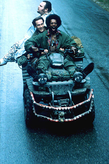 Кадры из Скажи, что это не так (2001)