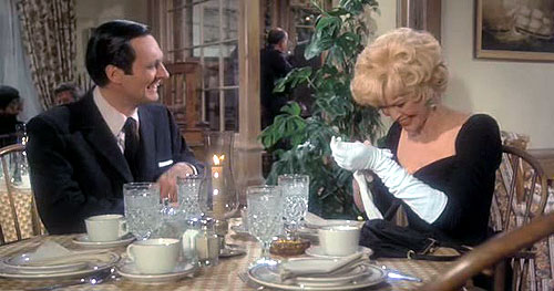 Кадры из В то же время, в следующем году (1978)