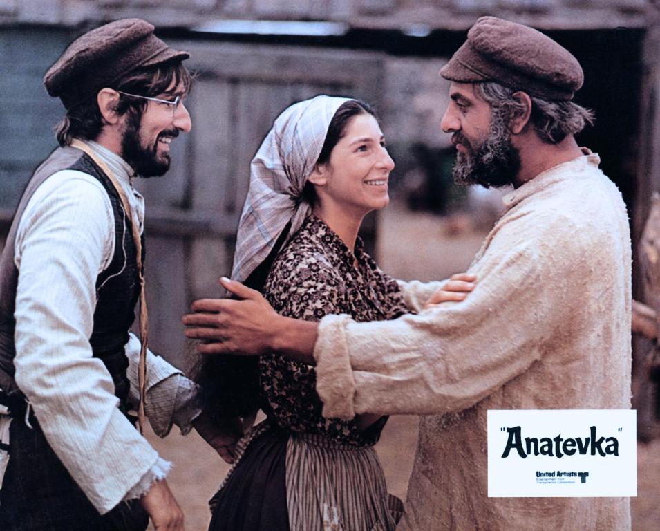 Кадры из Скрипач на крыше (1971)