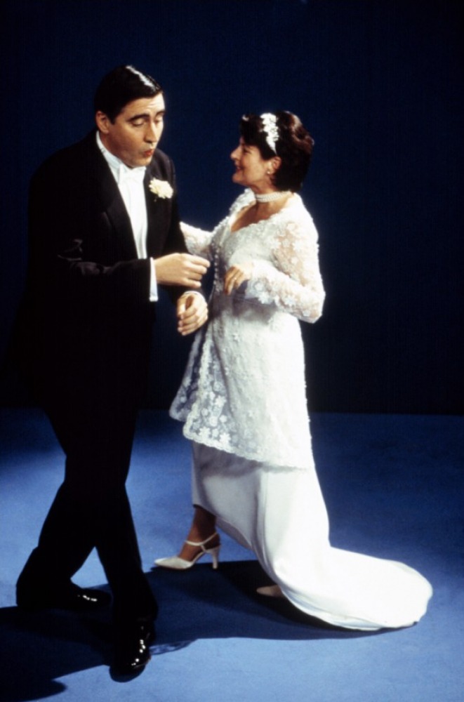 Кадры из Четверо похорон и одна свадьба (2002)