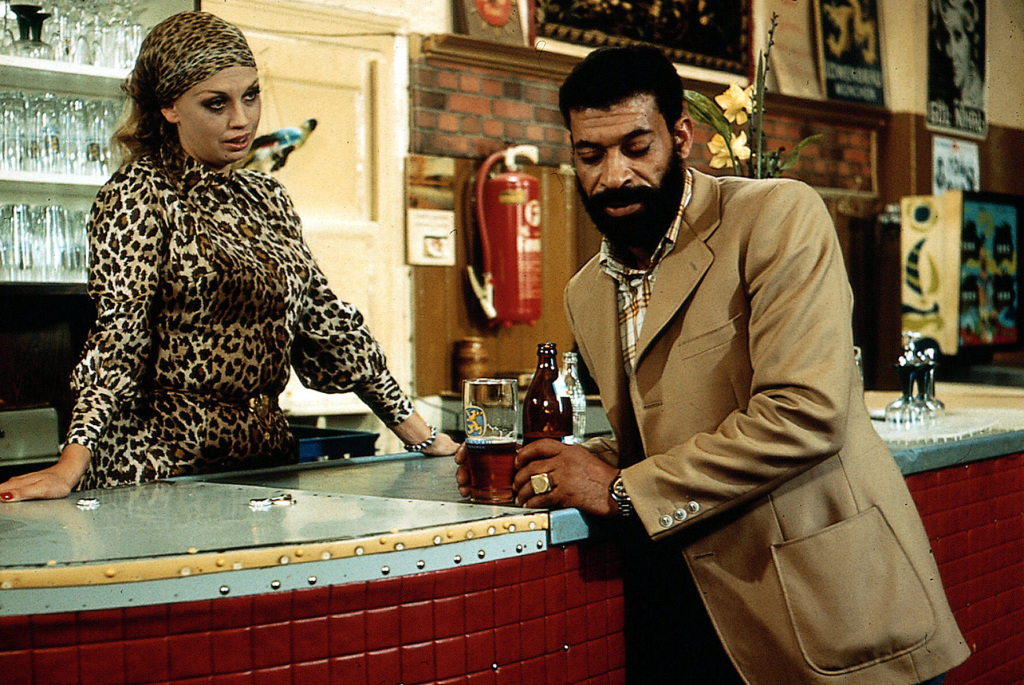 Кадры из Страх съедает душу (1974)