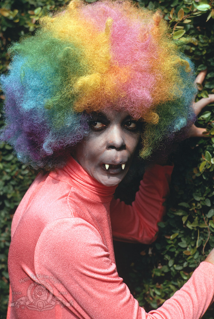 Кадры из Кричи, Блакула, кричи (1973)