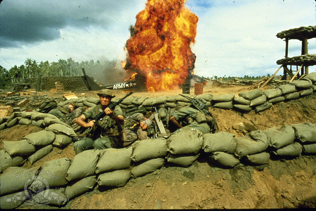 Кадры из Осада базы «Глория» (1989)