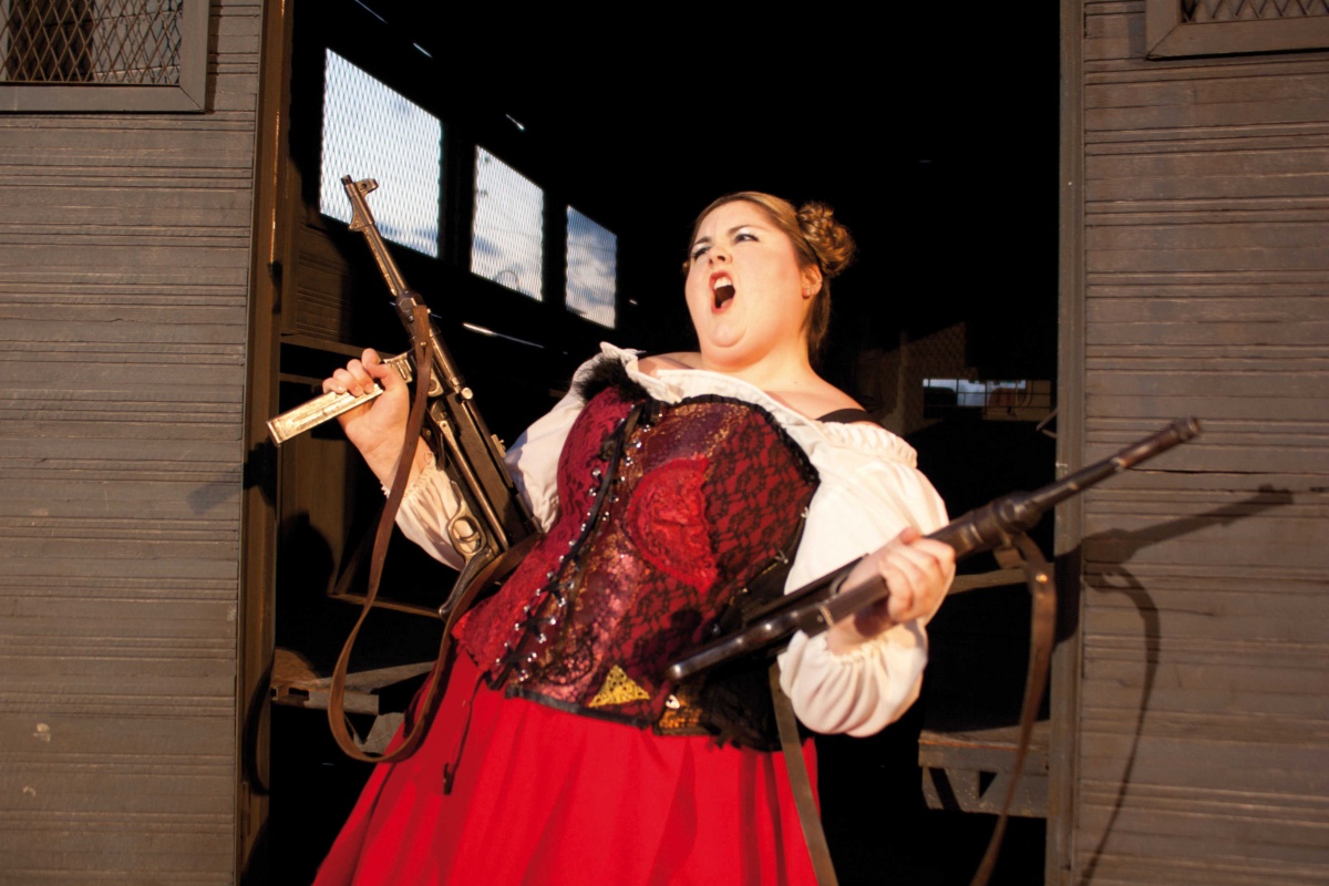 Кадры из Блюбарелла: Супервумен (2011)