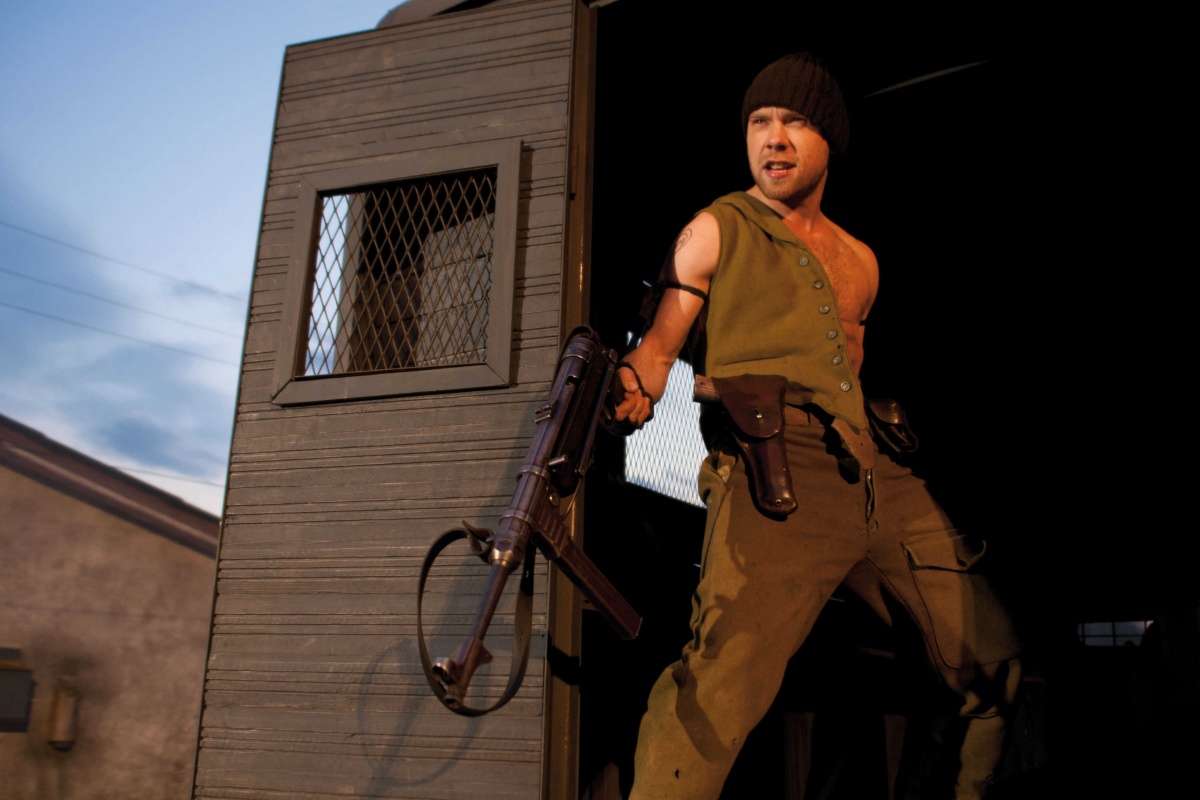 Кадры из Блюбарелла: Супервумен (2011)