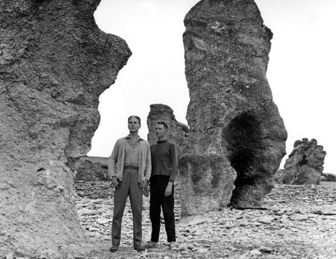 Кадры из Сквозь тёмное стекло (1961)