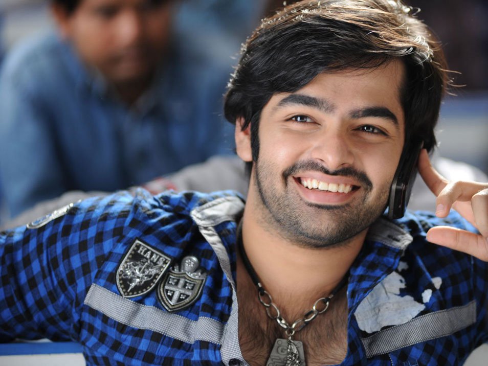 Кадры из Шершень (2011)