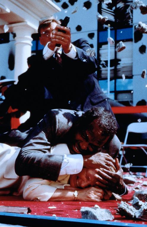 Кадры из Шакал (1997)