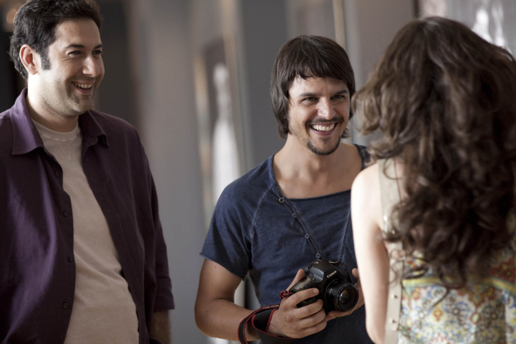 Кадры из Любовь любит случайности (2011)