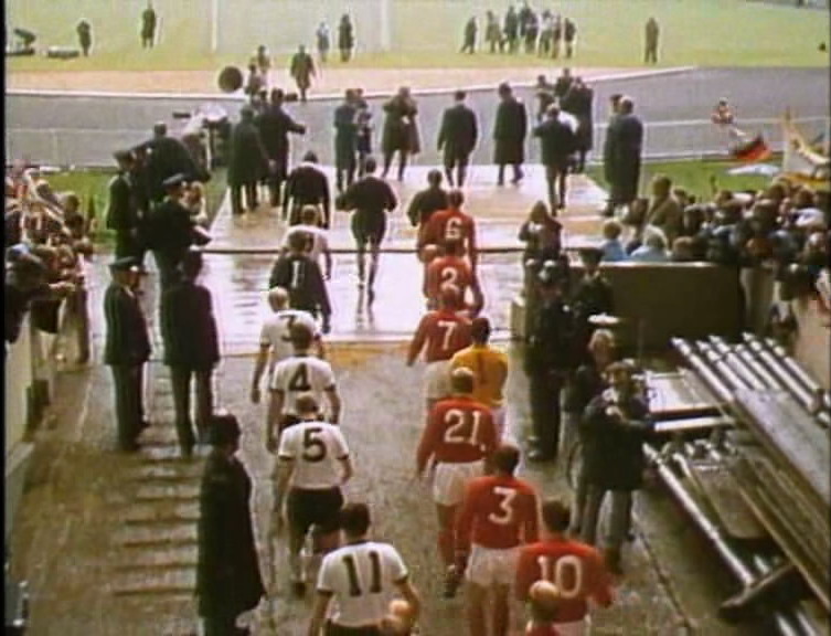 Кадры из Спор за золотую богиню (1967)