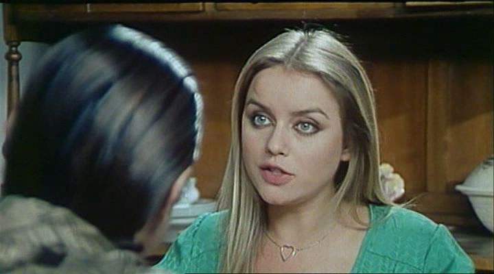 Кадры из Папенькин сынок (1988)