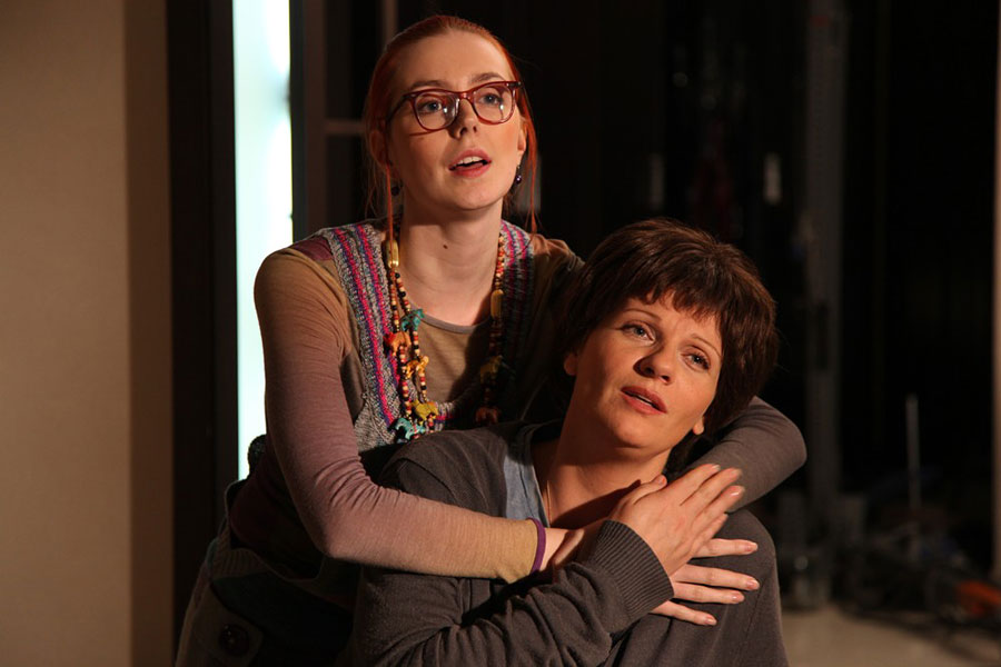 Кадры из Моя безумная семья (2012)