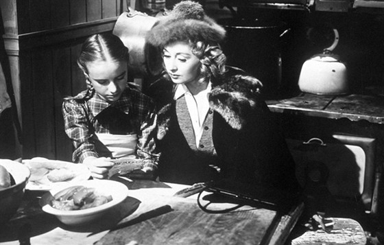 Кадры из Дерево растет в Бруклине (1945)