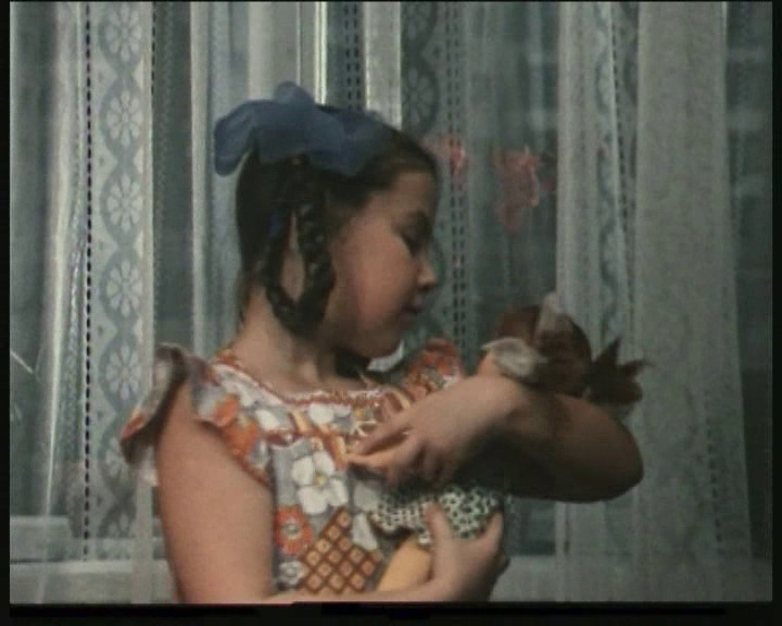 Кадры из Босоножка и ее друзья (1975)