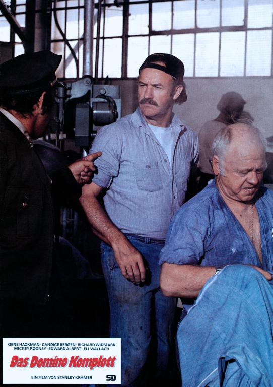 Кадры из Принцип домино (1977)