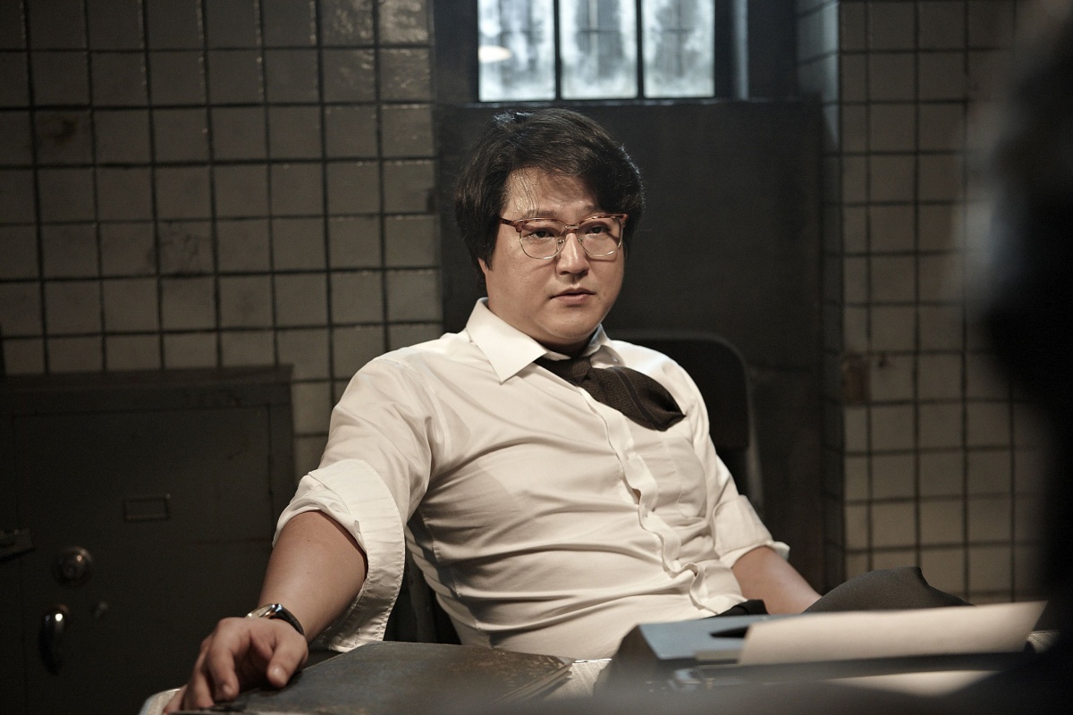 Кадры из Безымянный гангстер (2012)