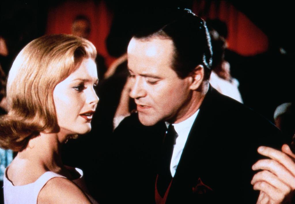 Кадры из Под деревом любви (1963)