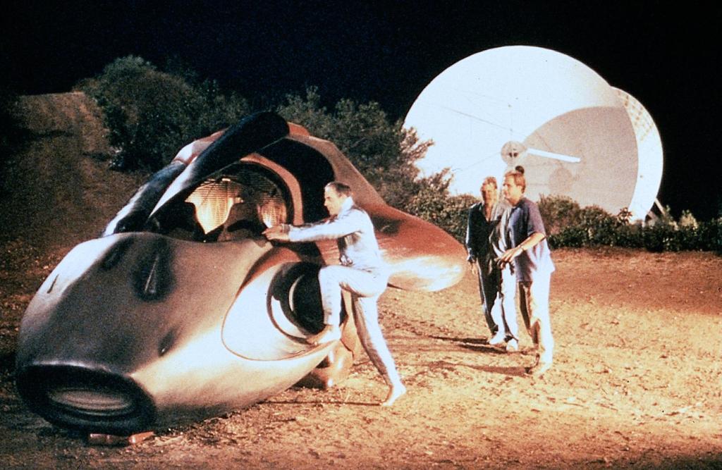 Кадры из Мой любимый марсианин (1999)