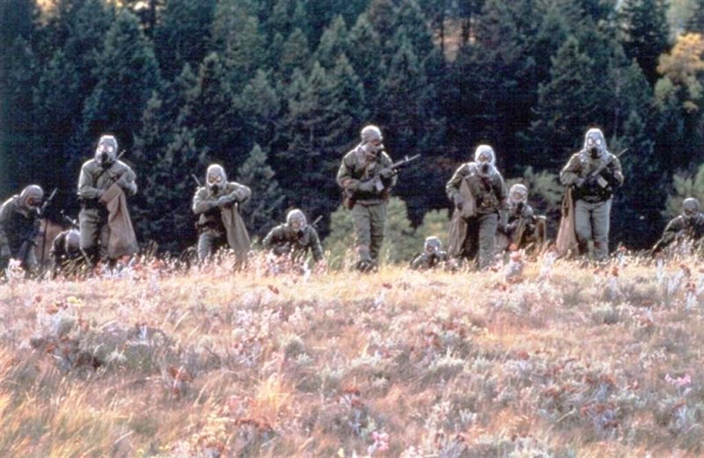 Кадры из Патриот (1998)