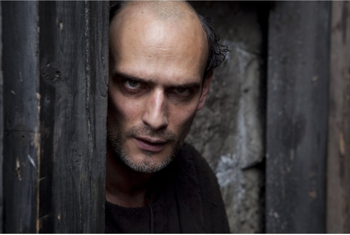 Кадры из Столпы Земли (2010)