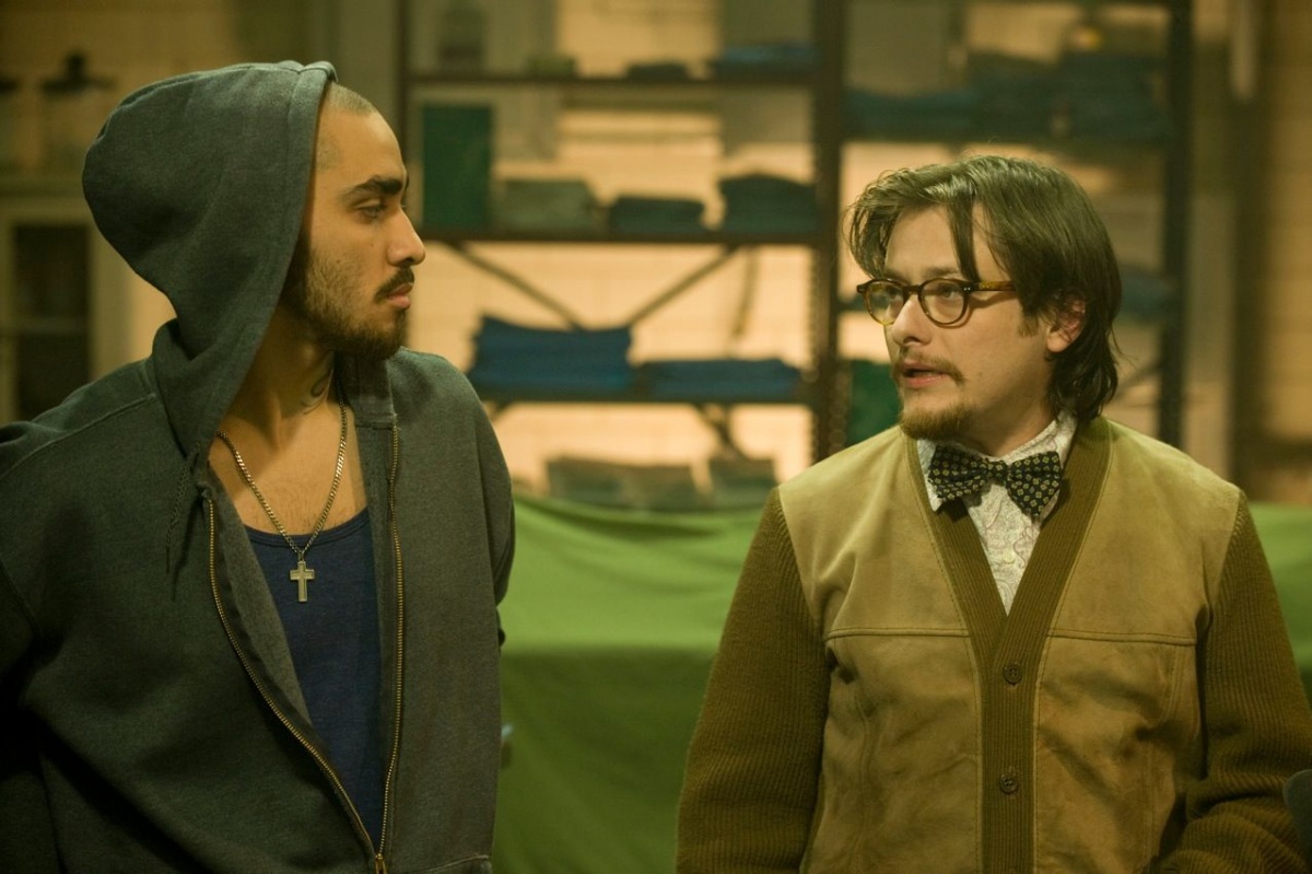 Гробовщик (2012)