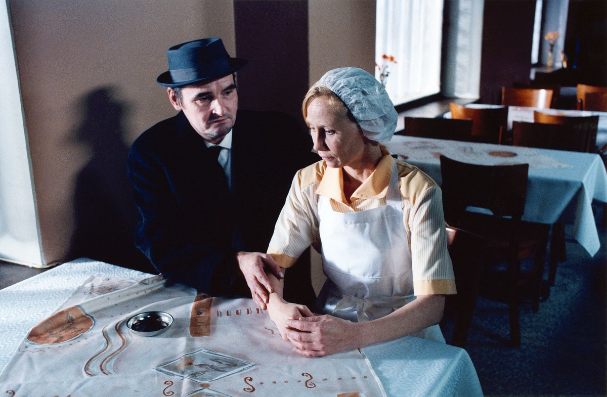 Кадры из На десять минут старше: Труба (2002)