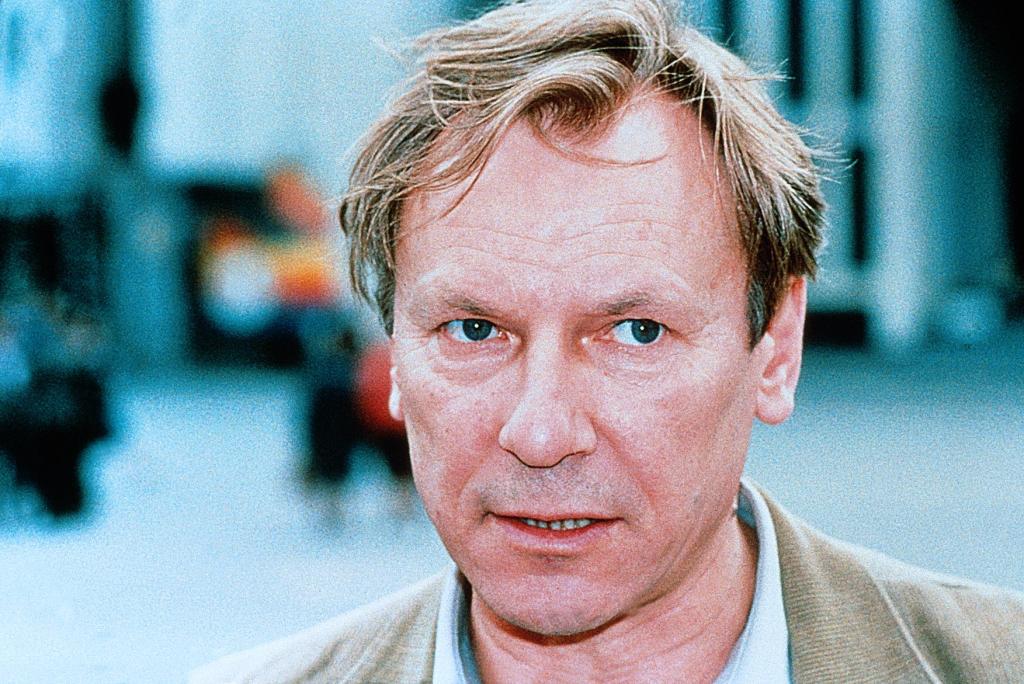 Кадры из Распад (1990)