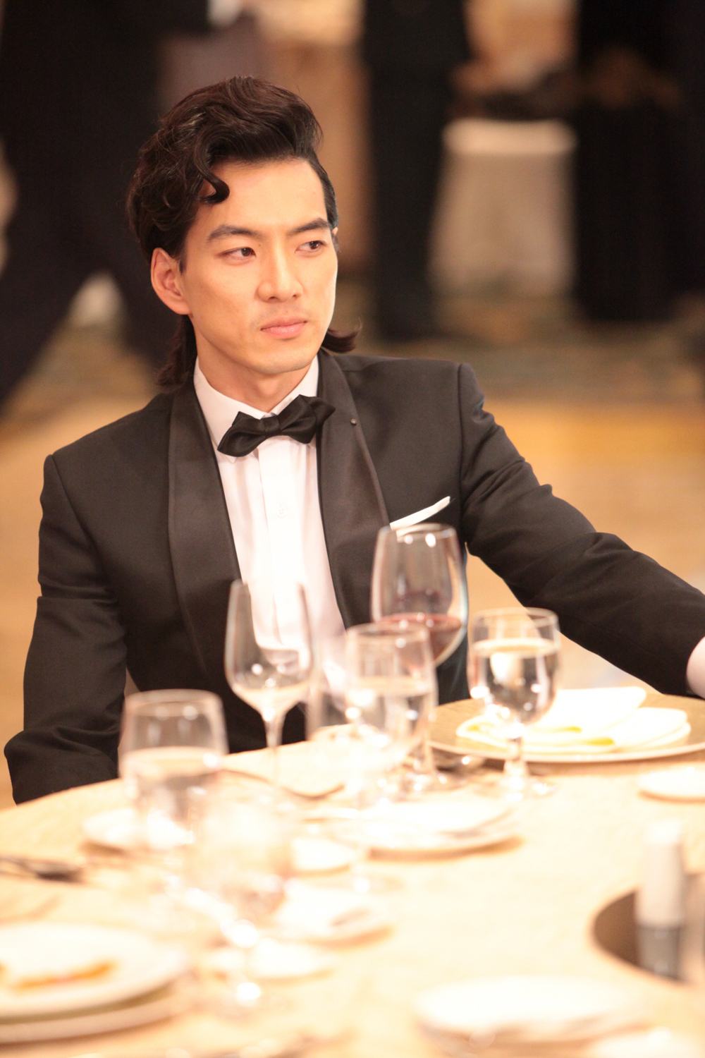 Кадры из Божественный герой (2010)