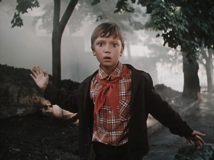 Кадры из Приключения Петрова и Васечкина, обыкновенные и невероятные (1984)