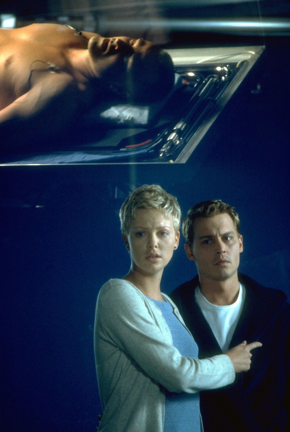 Кадры из Жена астронавта (1999)