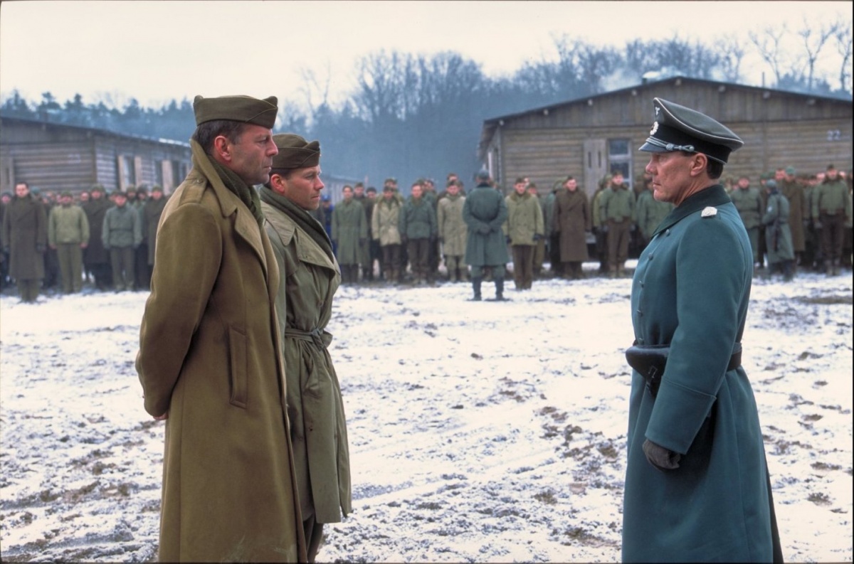 Кадры из Война Харта (2002)