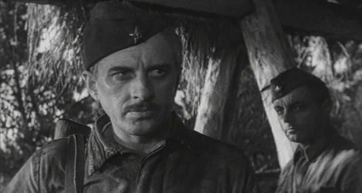 Кадры из Живые и мертвые (1964)