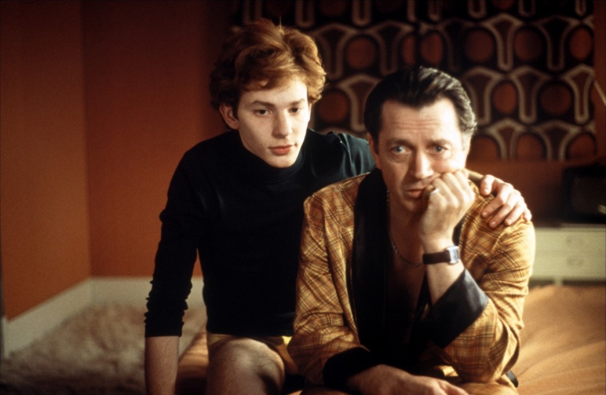 Кадры из Капли дождя на раскаленных скалах (2000)