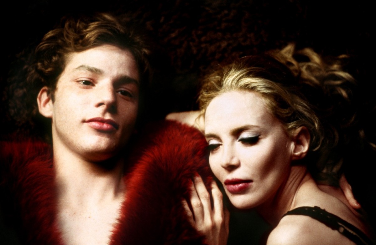 Кадры из Капли дождя на раскаленных скалах (2000)