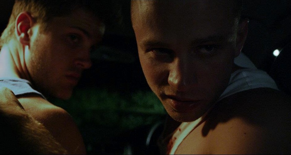 Кадры из Тонуть (2015)