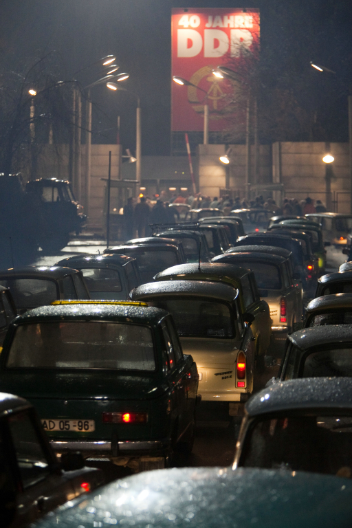 Любовь за стеной (2009)