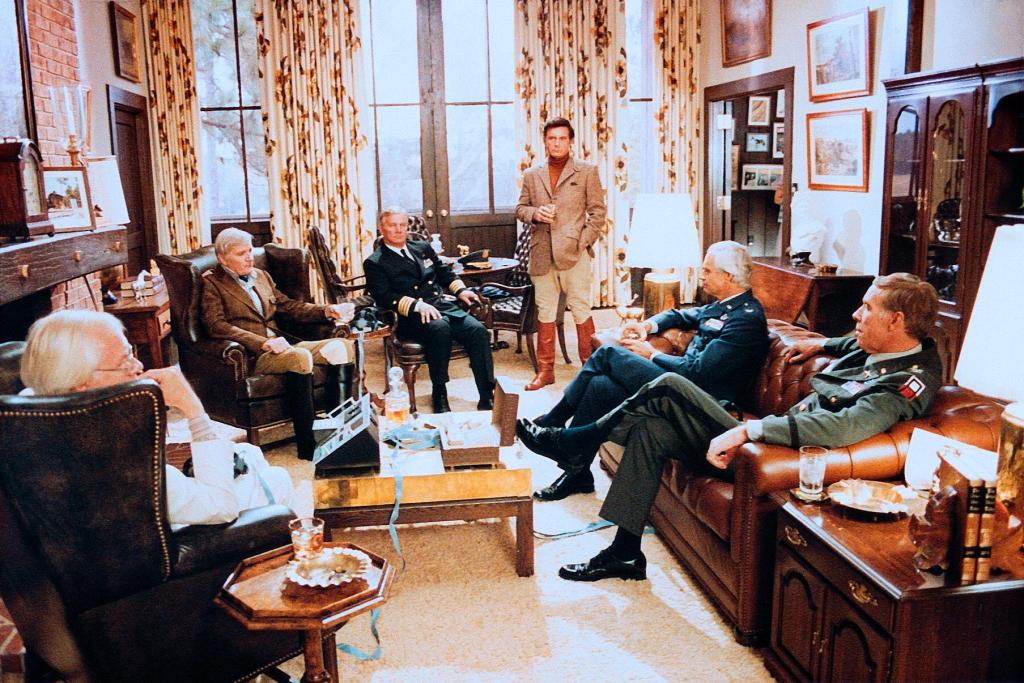 Кадры из Мозговой штурм (1983)