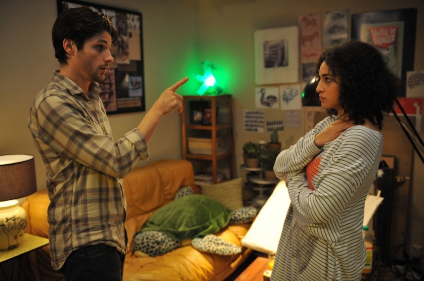 Кадры из Клод в помощь (2012)