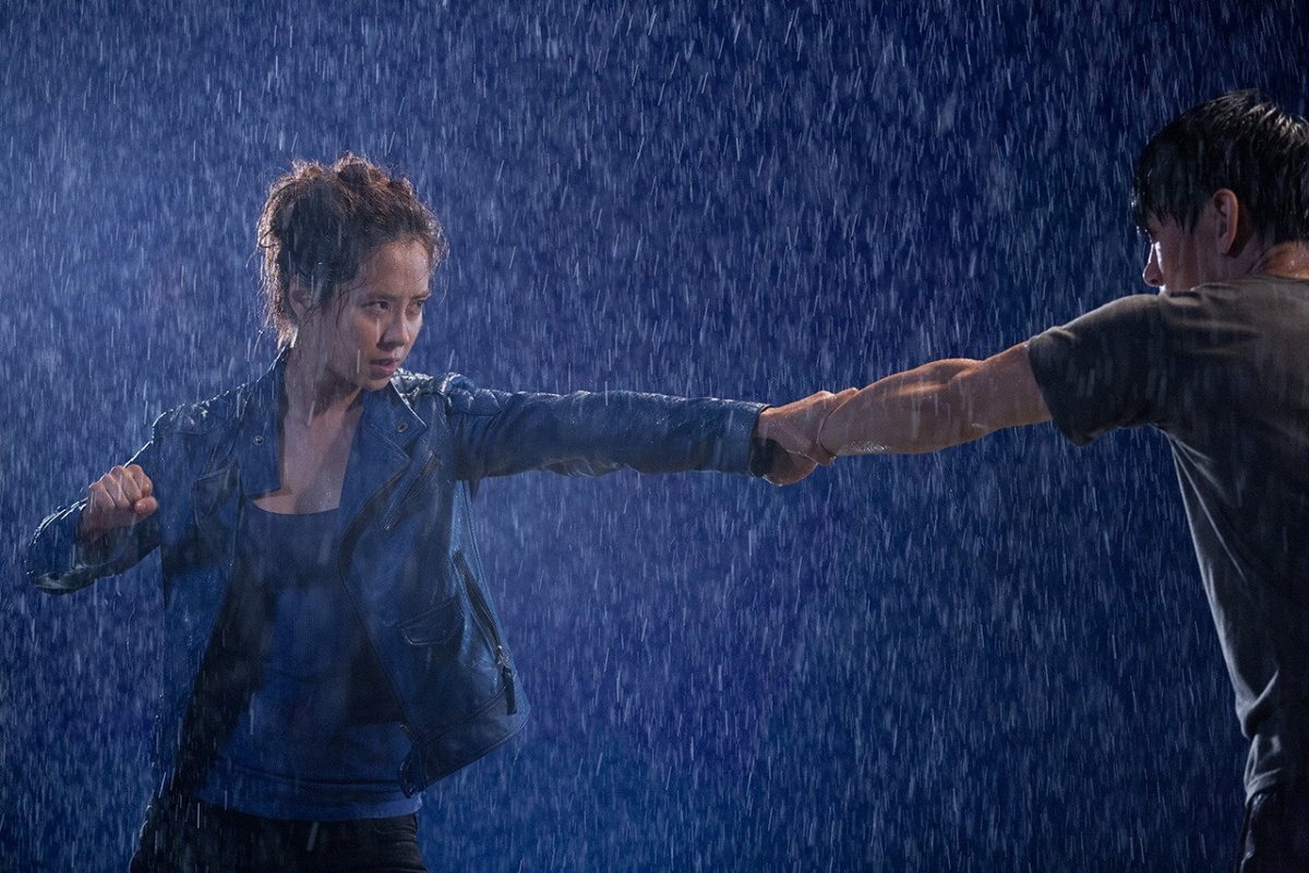 Кадры из Шакал идёт (2012)